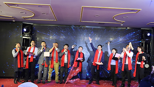 高管合唱《明天会更好》