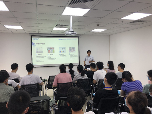 K8官网化学部副总裁马兴泉博士
