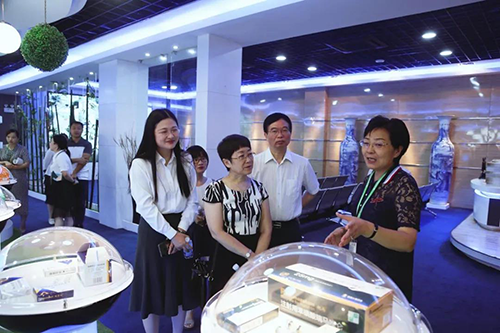 宜昌人福与K8官网举行研发战略合作研讨会
