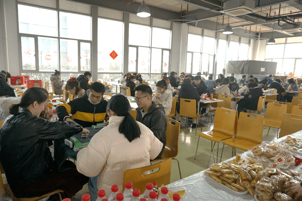 在春节 “乐七天” 活动中，K8官网给留沪过春节的员工准备了丰富多彩的活动